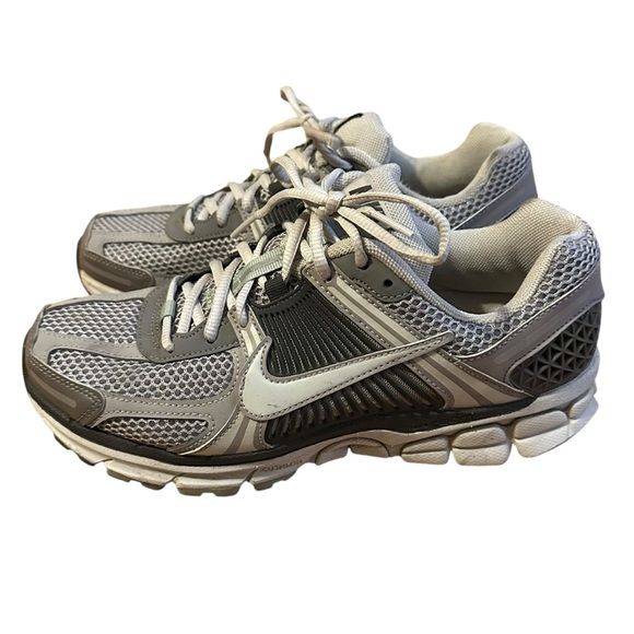Nike Zoom Vomero 5 size 8.5/40 - Picture 2 of 5